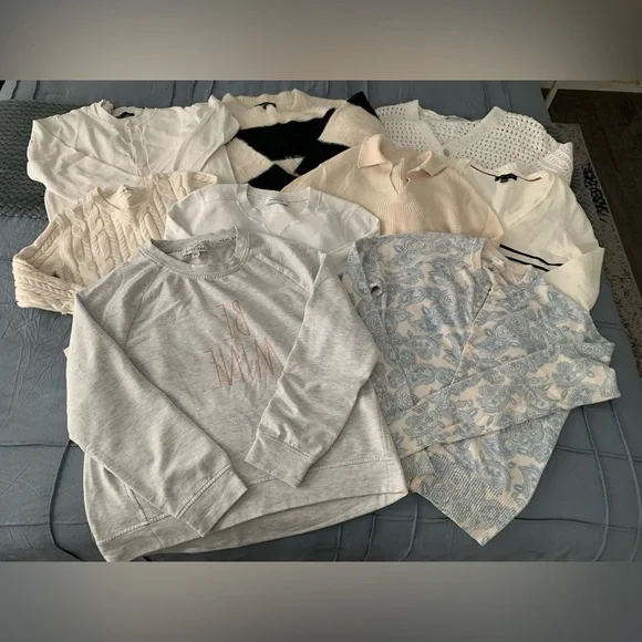 Sweatshirt and Sweater bundle - Picture 2 of 2